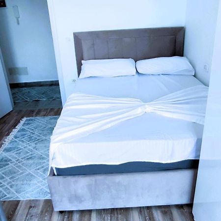 Sabi Apartment Golem Qerret Екстер'єр фото