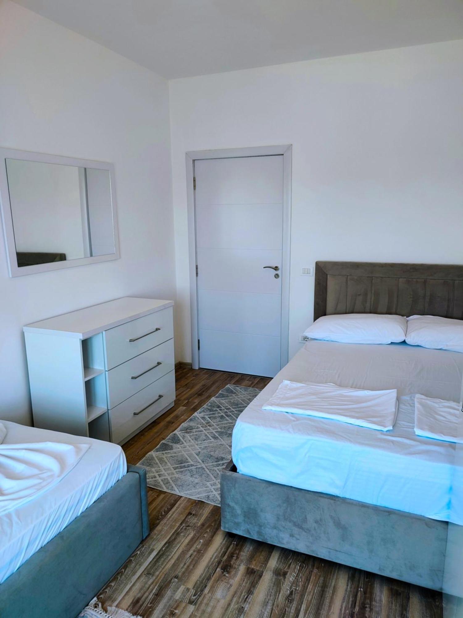 Sabi Apartment Golem Qerret Екстер'єр фото