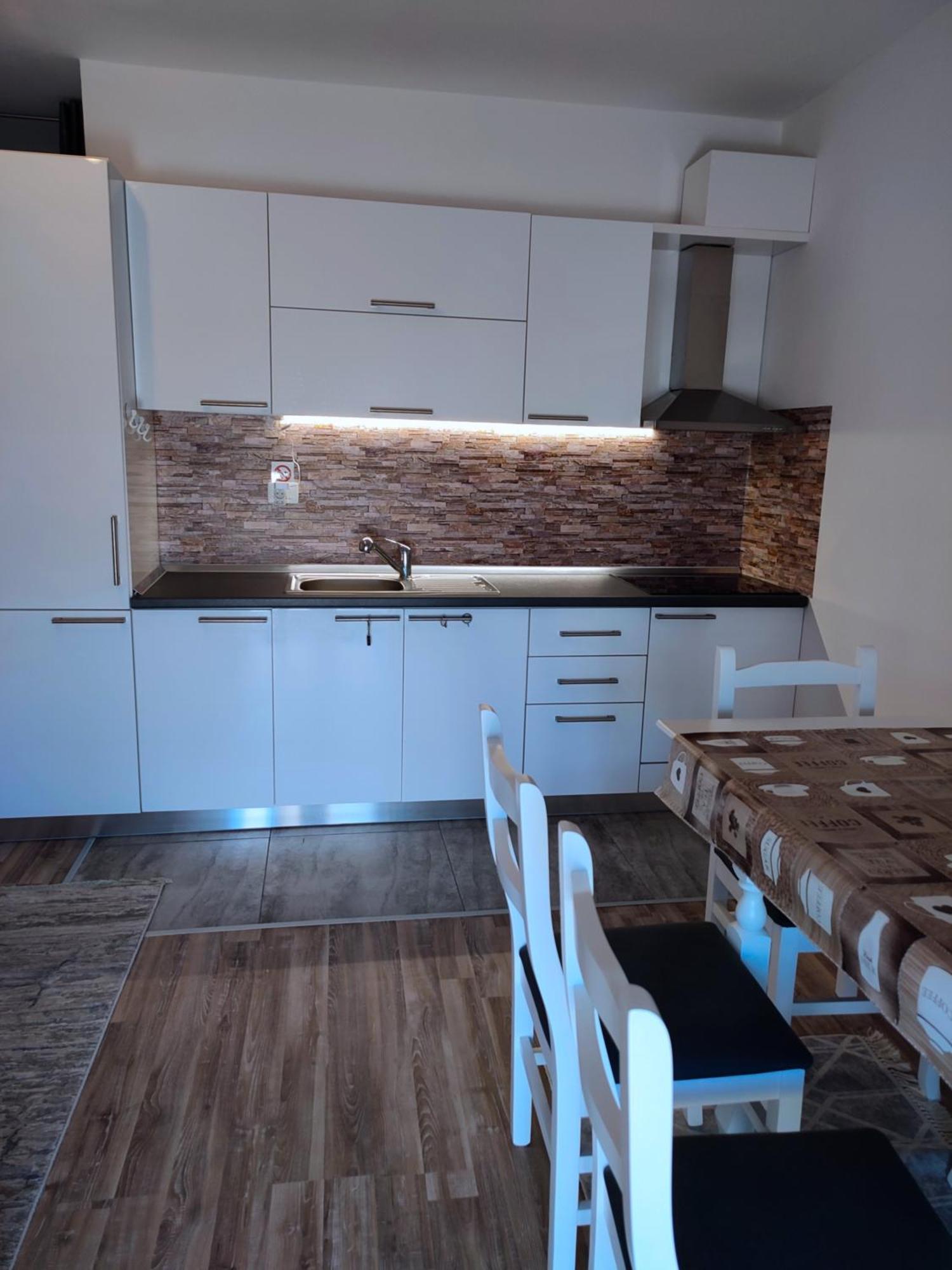 Sabi Apartment Golem Qerret Екстер'єр фото