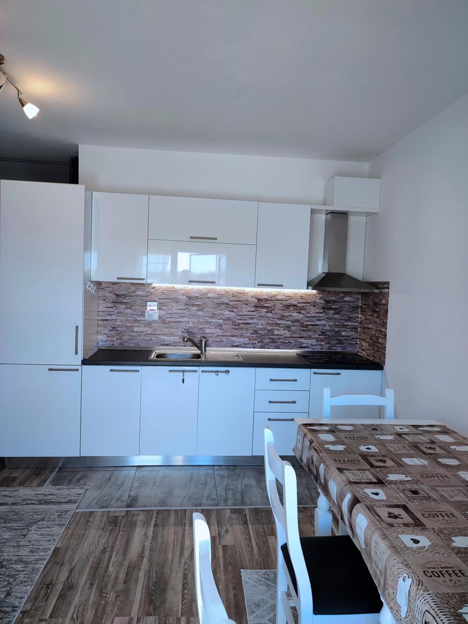 Sabi Apartment Golem Qerret Екстер'єр фото